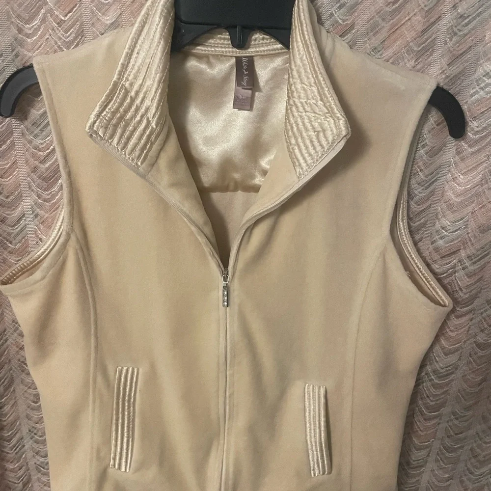 White Stag Cream Sleeveless Zip-Front Vest Size S 4-6 - Picture 1 of 10